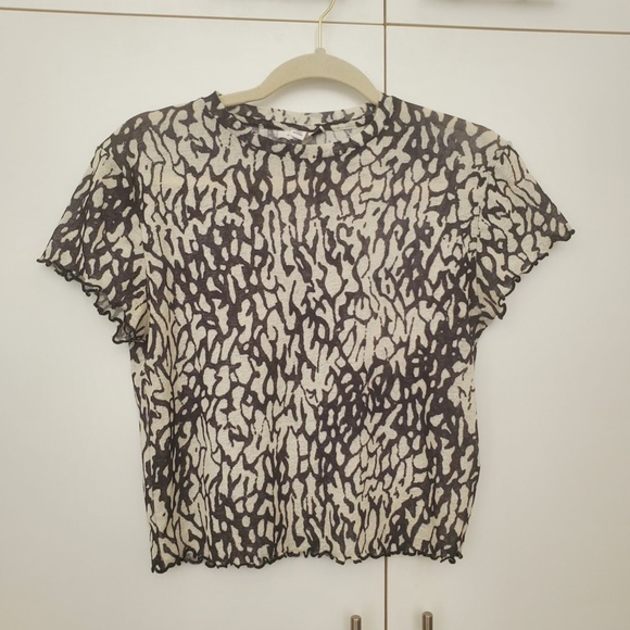 TOPSHOP Abstract Mesh Top - Picture 2 of 4